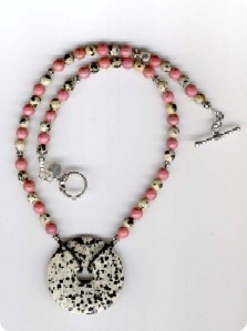 collier en Jaspe dalmatien et Rhodonite