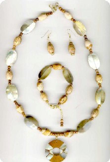 parure en Jaspe paysage, coquillage et bois de Roble