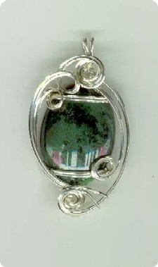 pendentif en argent et Anyolite a rubis