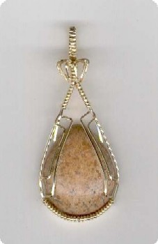 pendentif en doubl&eacute; d'or et Jaspe paysage
