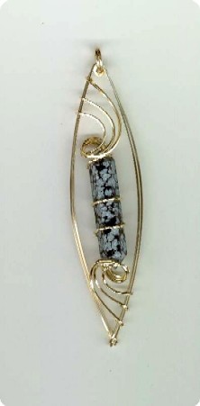 pendentif en doubl&eacute; d'or et cristal d'Obsidienne mouchet&eacute;e